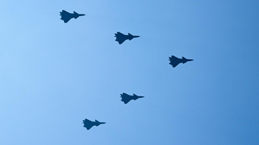 “殲-20家族”再添新成員 殲-20S亮相閱兵場