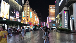 購(gòu)物中心供大于求 誰(shuí)能活得更好？