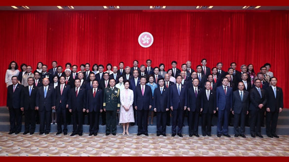 習(xí)近平會見香港特別行政區(qū)新任行政、立法、司法機(jī)構(gòu)負(fù)責(zé)人