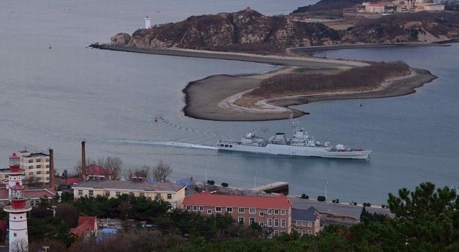 贊！網(wǎng)友俯拍解放軍旅順軍港
