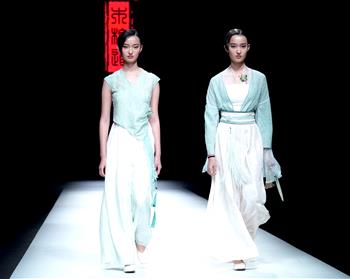“木棉道時(shí)裝發(fā)布會”在京舉行