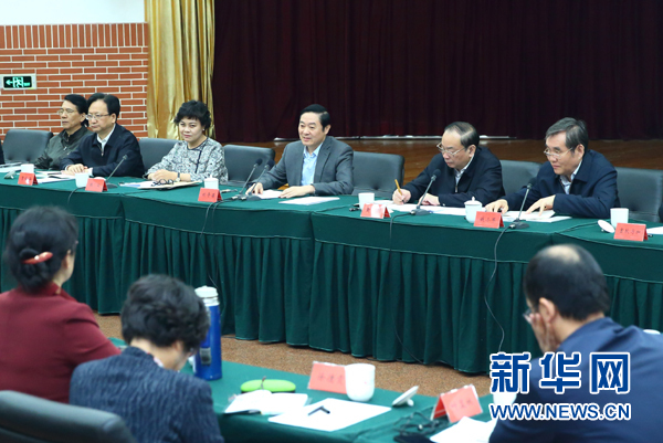 4月12日，中共中央政治局委員、中央書記處書記、中宣部部長(zhǎng)劉奇葆在北京出席“走向世界的中國(guó)兒童文學(xué)”座談會(huì)并講話。 新華社記者丁海濤攝