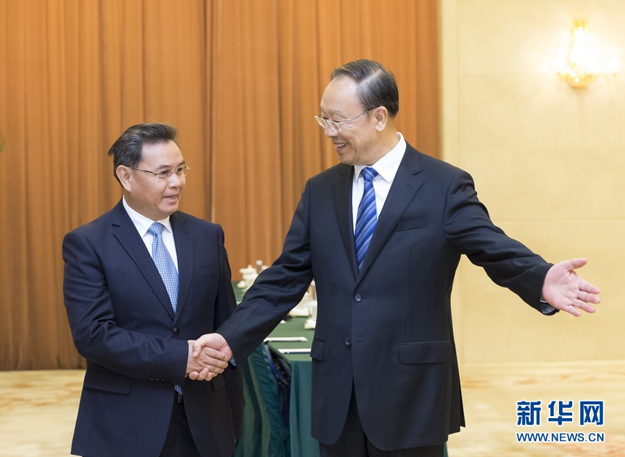 10月12日，中共中央書記處書記、全國政協(xié)副主席杜青林在北京會見來華訪問并出席“2016中國共產(chǎn)黨與世界對話會”的老撾人革黨中央政治局委員、建國陣線中央主席賽頌蓬·豐威漢率領(lǐng)的老撾人革黨代表團(tuán)。　新華社記者丁海濤攝