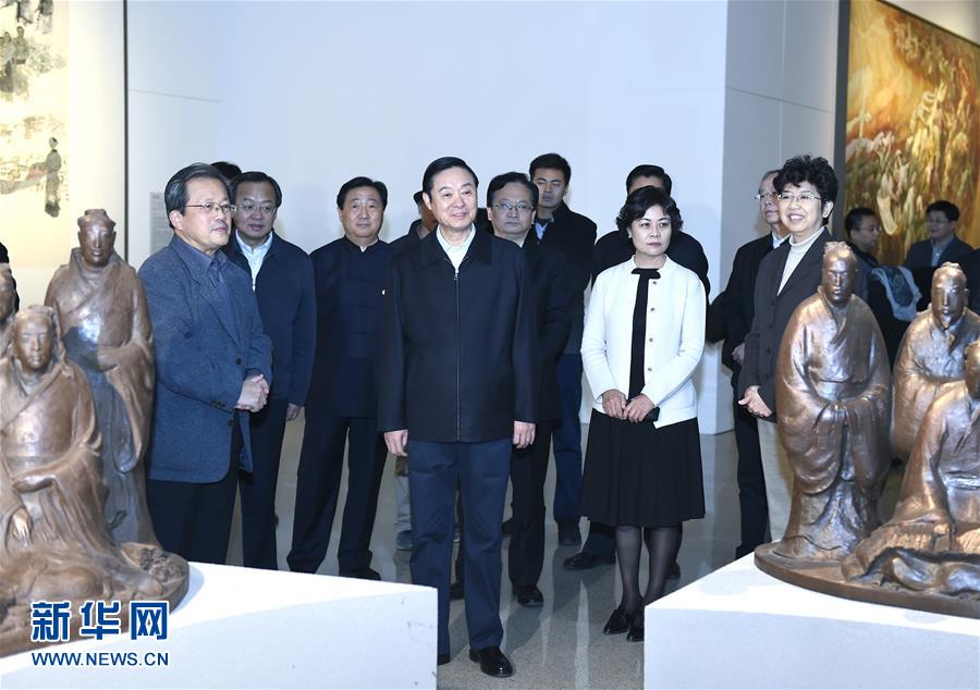 12月6日，中共中央政治局委員、中央書記處書記、中宣部部長劉奇葆在北京參觀中華文明歷史題材美術創(chuàng)作工程入選作品展覽。 新華社記者張領攝