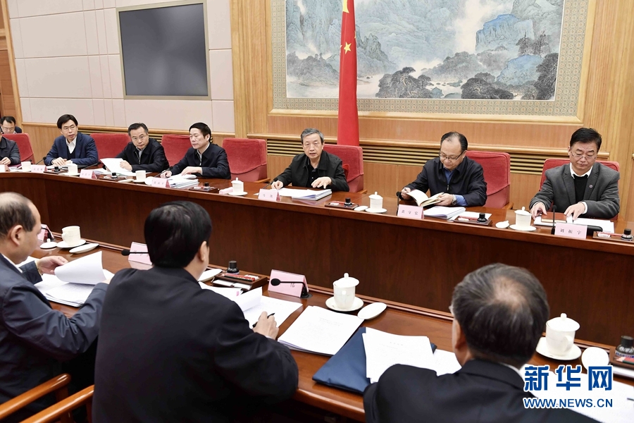 1月20日，國務(wù)院農(nóng)民工工作領(lǐng)導小組第五次全體會議在北京召開。中共中央政治局委員、國務(wù)院副總理馬凱主持會議并講話。 新華社記者 李濤攝