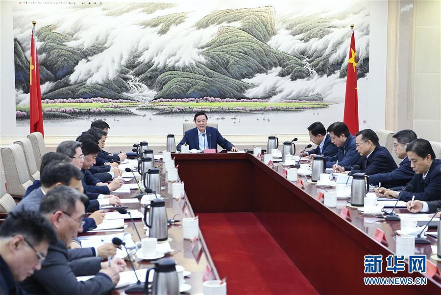 2月24日，中共中央政治局委員、中央書記處書記、中宣部部長劉奇葆出席國家高端智庫理事會擴大會議。 新華社記者 張領(lǐng) 攝