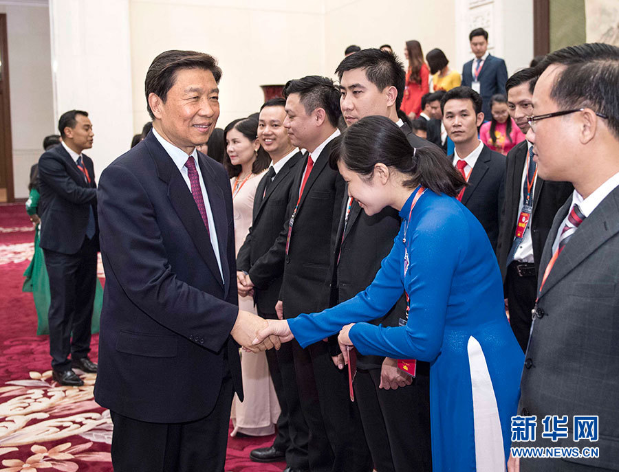 5月22日，中共中央政治局委員、國家副主席李源潮在北京會見越南胡志明共青團中央書記處第一書記黎國鋒率領的越南青年代表團。 新華社記者李濤 攝