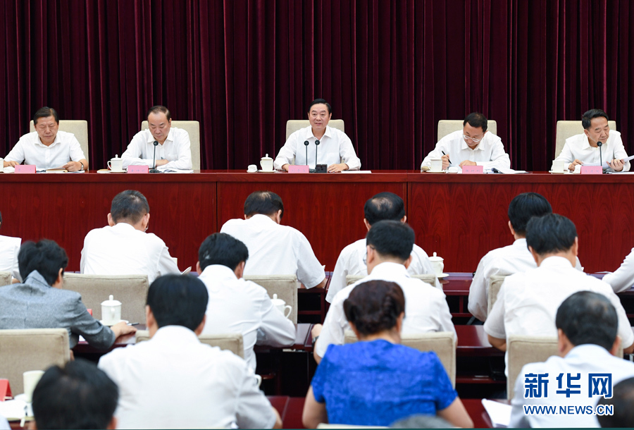 7月28日，中宣部在北京召開全國宣傳部長專題工作會(huì)議，學(xué)習(xí)貫徹習(xí)近平總書記在省部級(jí)主要領(lǐng)導(dǎo)干部專題研討班上的重要講話精神。中共中央政治局委員、中央書記處書記、中宣部部長劉奇葆出席會(huì)議并講話。新華社記者張領(lǐng)攝