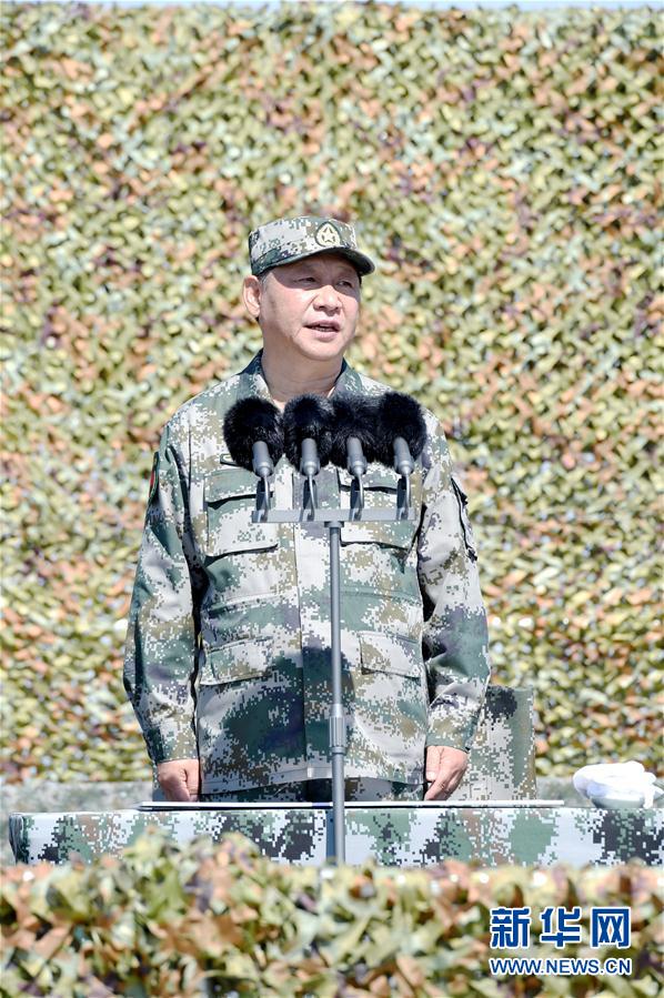 7月30日上午，慶祝中國人民解放軍建軍90周年閱兵在朱日和聯(lián)合訓練基地隆重舉行。中共中央總書記、國家主席、中央軍委主席習近平檢閱部隊并發(fā)表重要講話。新華社記者 蘭紅光攝