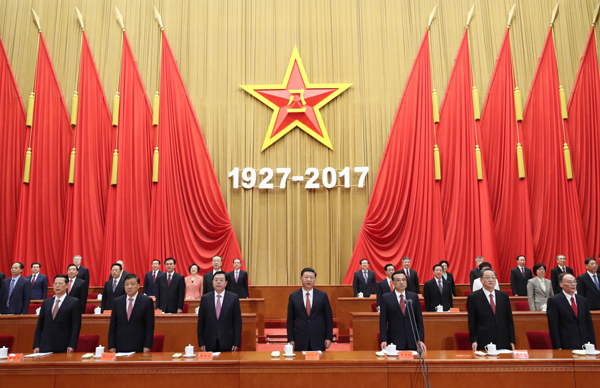 8月1日，慶祝中國(guó)人民解放軍建軍90周年大會(huì)在北京人民大會(huì)堂隆重舉行。中共中央總書(shū)記、國(guó)家主席、中央軍委主席習(xí)近平和李克強(qiáng)、張德江、俞正聲、劉云山、王岐山、張高麗等出席大會(huì)。新華社記者 鞠鵬 攝