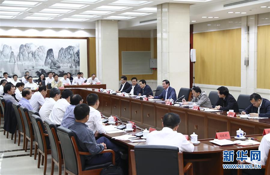 9月21日，中宣部在北京召開中央媒體駐外機(jī)構(gòu)外宣工作座談會(huì)。中共中央政治局委員、中央書記處書記、中宣部部長(zhǎng)劉奇葆出席座談會(huì)并講話。新華社記者 謝環(huán)馳 攝 