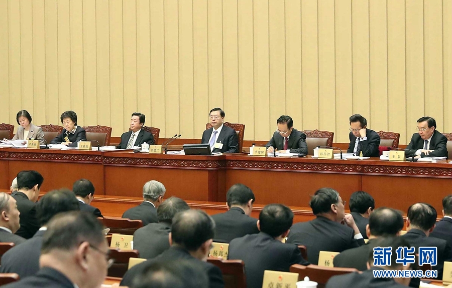 2月23日，十二屆全國人大常委會第三十三次會議在北京人民大會堂開幕。張德江委員長主持會議。 新華社記者　劉衛(wèi)兵　攝