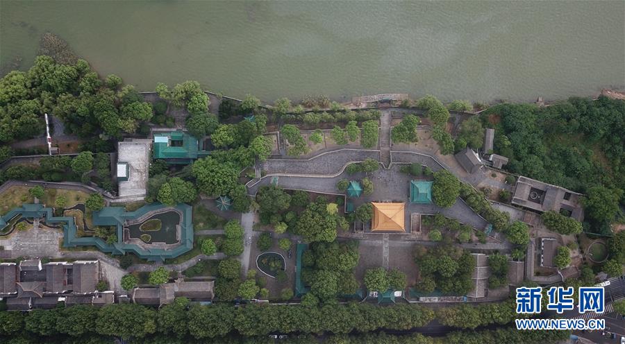 （大江奔流——來(lái)自長(zhǎng)江經(jīng)濟(jì)帶的報(bào)道·圖文互動(dòng)）（11）登岳陽(yáng)樓，又見“浩浩湯湯”