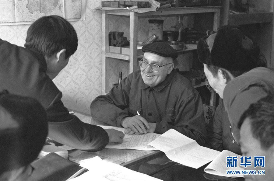 （圖文互動）（2）為發(fā)展和進步，與中國攜手同行——中國改革友誼獎?wù)芦@得者群像 