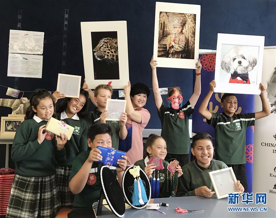 （兩會(huì)·基層代表履職故事）（5）全國(guó)人大代表孫艷玲：做好非遺事業(yè)，讓古老技藝活起來(lái)