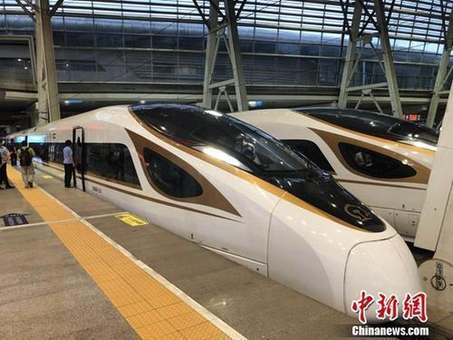 資料圖：復(fù)興號動車組在京津城際鐵路按照時速350時速達(dá)速運行。冷昊陽 攝