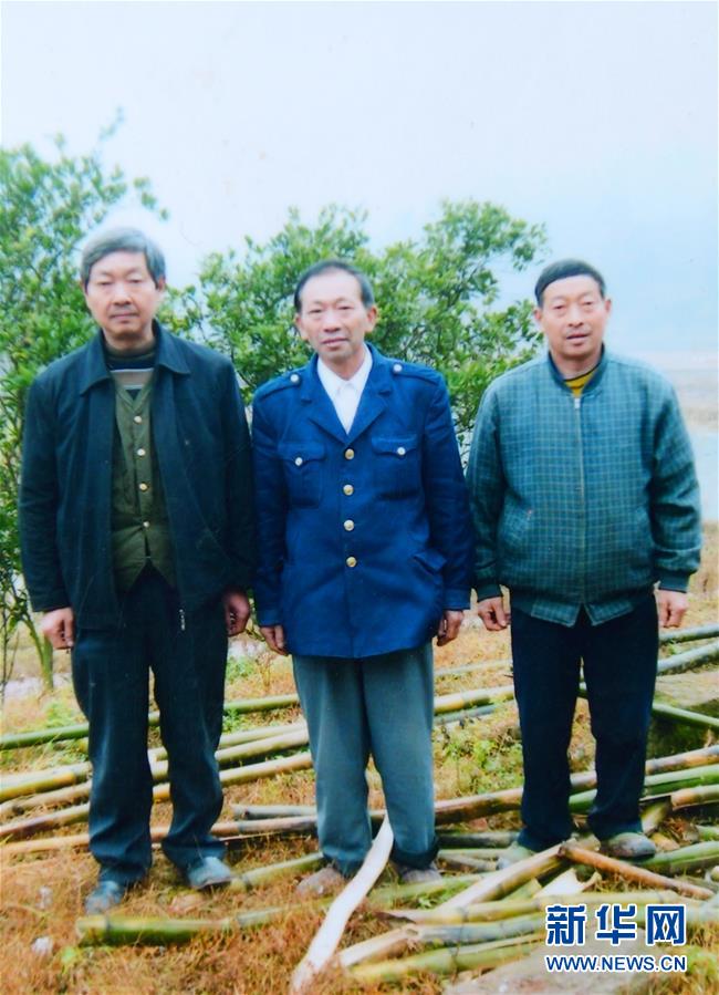 （新華全媒頭條·愛(ài)國(guó)情 奮斗者·圖文互動(dòng)）（11）致敬，為祖國(guó)獻(xiàn)身的英雄！
