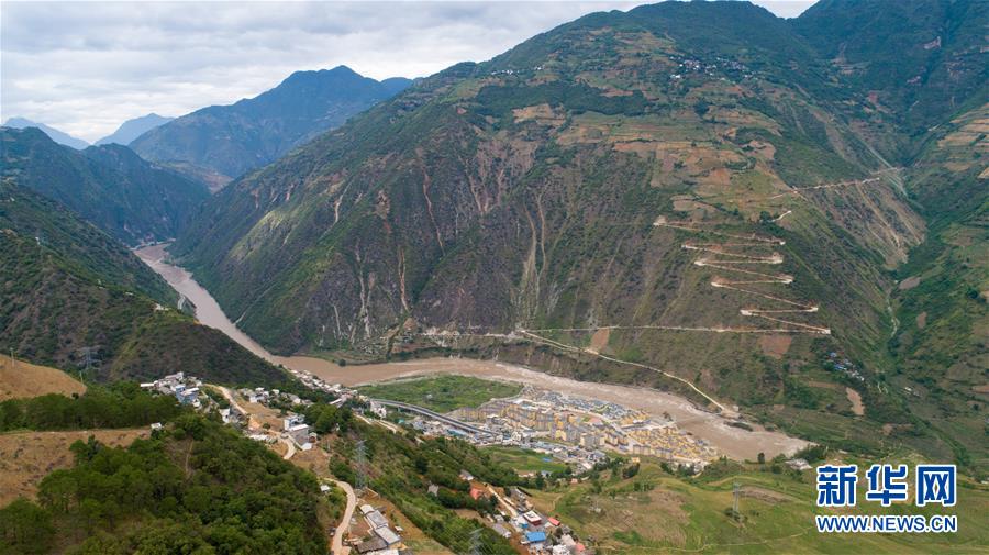 （直過民族脫貧攻堅(jiān)·圖文互動）（3）下山！傈僳群眾開啟新生活