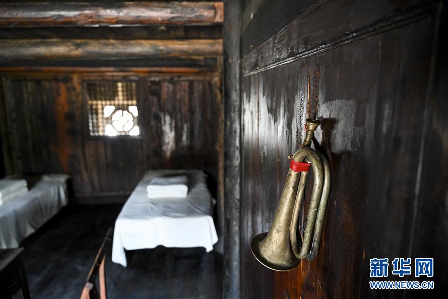 （壯麗70年·奮斗新時代——記者再走長征路·圖文互動）（4）手捧棉被憶紅軍：走了那么多年，我們都念他們的好