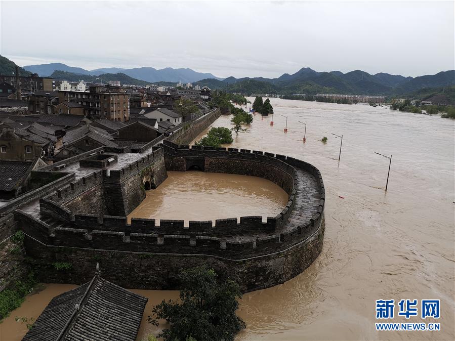 （關(guān)注“利奇馬”·圖文互動）（3）古城洪災(zāi) 八方馳援——洪水災(zāi)害下的浙江臨?，F(xiàn)場目擊
