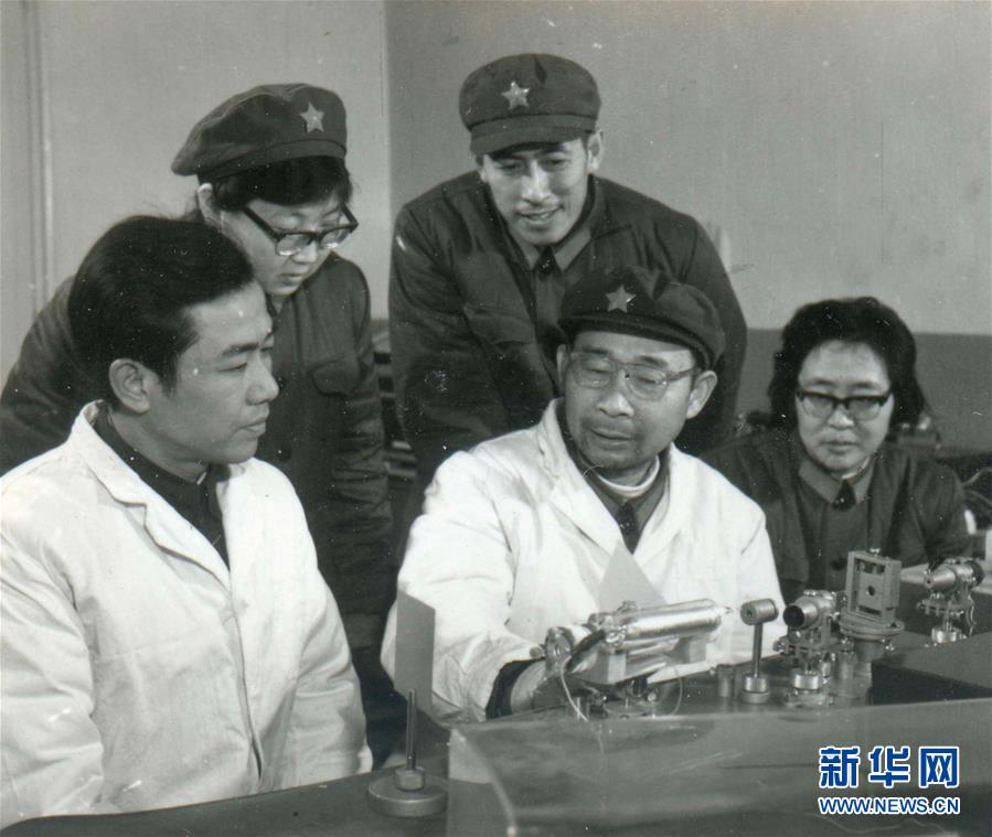（愛(ài)國(guó)情 奮斗者·圖文互動(dòng)）（1）永不停轉(zhuǎn)的“陀螺”——追記中國(guó)工程院院士、國(guó)防科技大學(xué)教授高伯龍