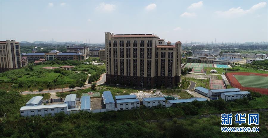 （在習(xí)近平新時代中國特色社會主義思想指引下——新時代新作為新篇章·圖文互動）（1）“我們給火箭做減重”——高?？萍紕?chuàng)新進(jìn)行時