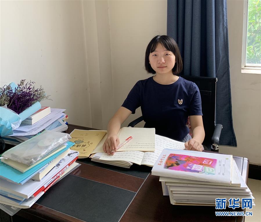 （在習近平新時代中國特色社會主義思想指引下——新時代新作為新篇章·總書記關心的百姓身邊事·圖文互動)（2）“我走進大山，是為了讓你走出大山”——大學生支教故事