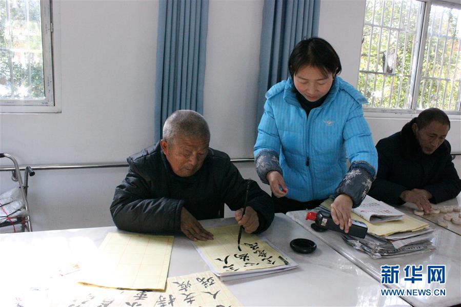 （在習(xí)近平新時(shí)代中國(guó)特色社會(huì)主義思想指引下——新時(shí)代新作為新篇章·總書記關(guān)切脫貧事·圖文互動(dòng)）（3）醫(yī)療扶貧，照亮貧困家庭的明天