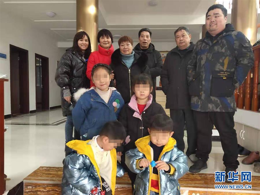 （聚焦疫情防控·圖文互動）（2）從武漢返鄉(xiāng)的一家人：“鄰里情割不斷，自行隔離是義務(wù)”