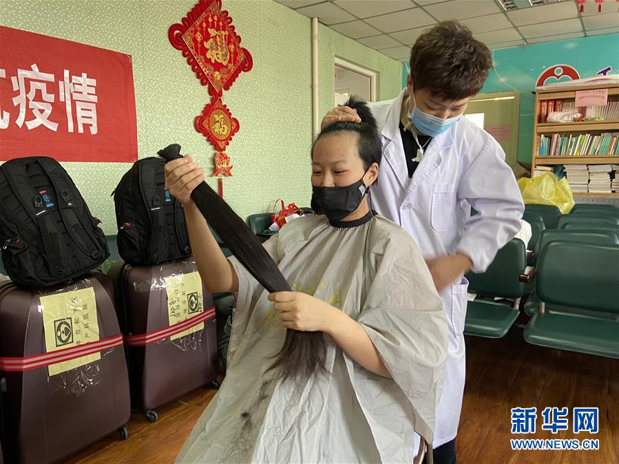 （聚焦疫情防控·圖文互動）（1）沖鋒向前，我們義無反顧——“戰(zhàn)疫”一線醫(yī)護(hù)人員群像