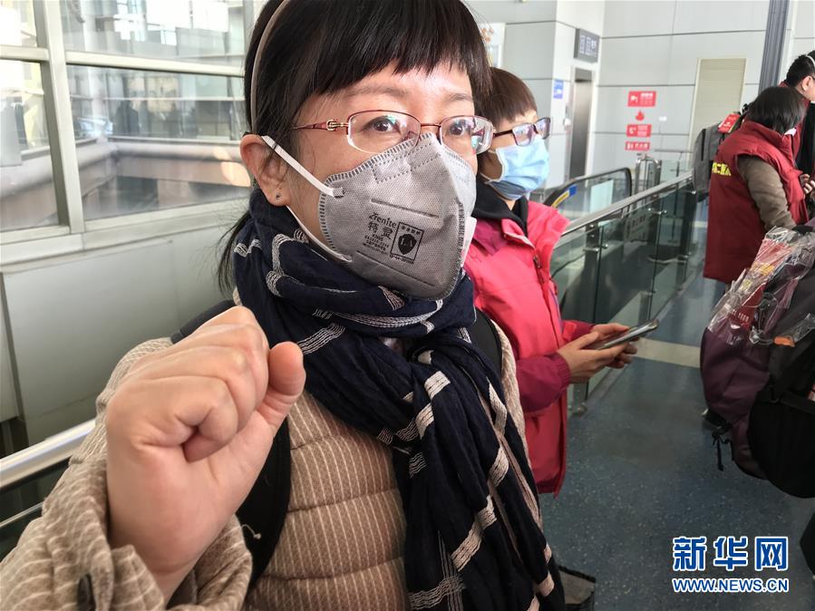 （熱點(diǎn)鮮報(bào)·圖文互動(dòng)）（2）三代人的約定：父母送我援湖北，我給孩子樹榜樣