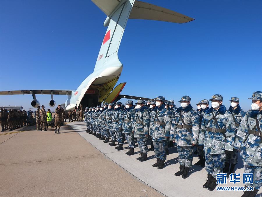 （一線抗疫群英譜·圖文互動）（3）起飛，在人民最需要的時刻——中部戰(zhàn)區(qū)空軍航空兵某團支援湖北抗“疫”空運記事