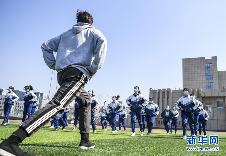 （圖文互動）（11）“早”安同學，“早”安老師！——新疆初高中畢業(yè)班復課一周回訪見聞