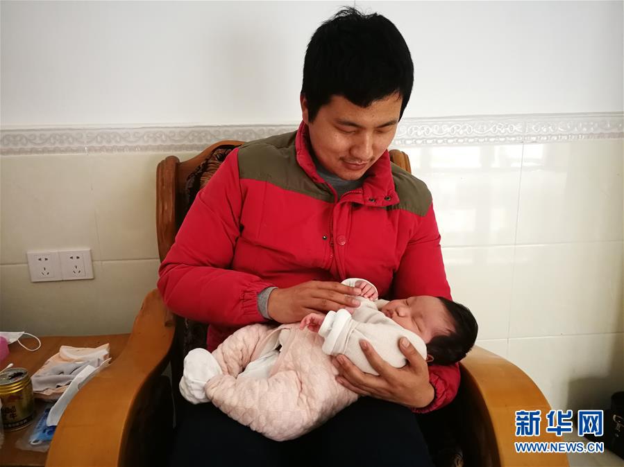 （一線抗疫群英譜·圖文互動(dòng)）（7）羅文浩：“女兒，你的名字里有溫暖，有榮光！”