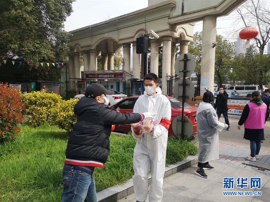 （習(xí)近平致敬的戰(zhàn)“疫”英雄·下沉干部篇·圖文互動）（3）他們，挺身而出守防線