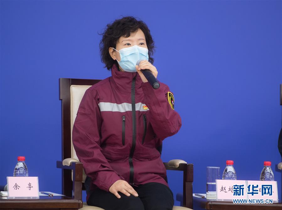 （聚焦疫情防控·圖文互動(dòng)）（5）分秒必爭(zhēng)！一切為了治病救人——中國(guó)抗疫生命至上的生動(dòng)實(shí)踐