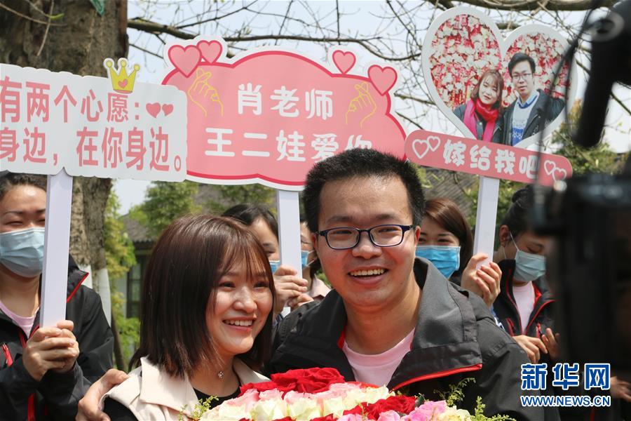 （新華全媒頭條·圖文互動）（12）“我看不見你的樣子，但我知道你是誰”——寫在國際護士節(jié)來臨之際