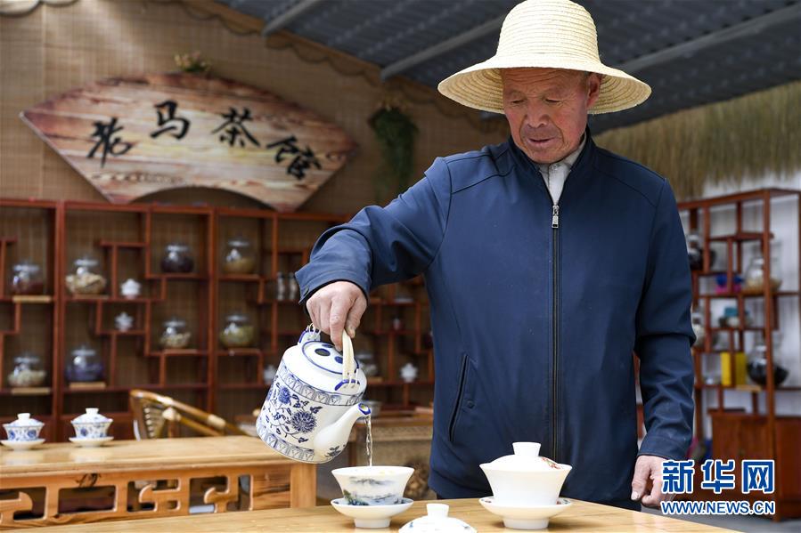 （新華全媒頭條·圖文互動）（5）初夏，循著總書記的腳步探訪產(chǎn)業(yè)扶貧新事