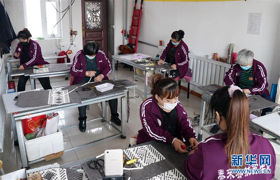 （在習近平新時代中國特色社會主義思想指引下——新時代新作為新篇章·習近平總書記關(guān)切事·圖文互動）（2）助你飛翔，擁抱陽光——助力殘疾人脫貧攻堅故事