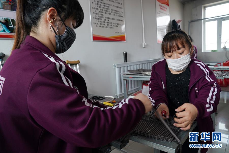 （在習近平新時代中國特色社會主義思想指引下——新時代新作為新篇章·習近平總書記關(guān)切事·圖文互動）（1）助你飛翔，擁抱陽光——助力殘疾人脫貧攻堅故事