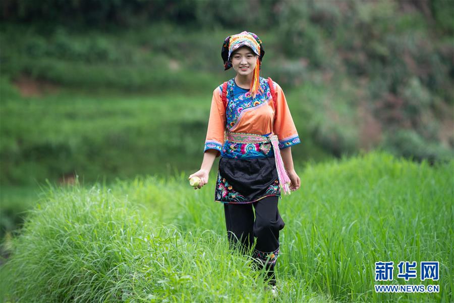 （新華全媒頭條·走向我們的小康生活·圖文互動）（4）那山，那人，那苗寨——十八洞村三代人的奮斗史