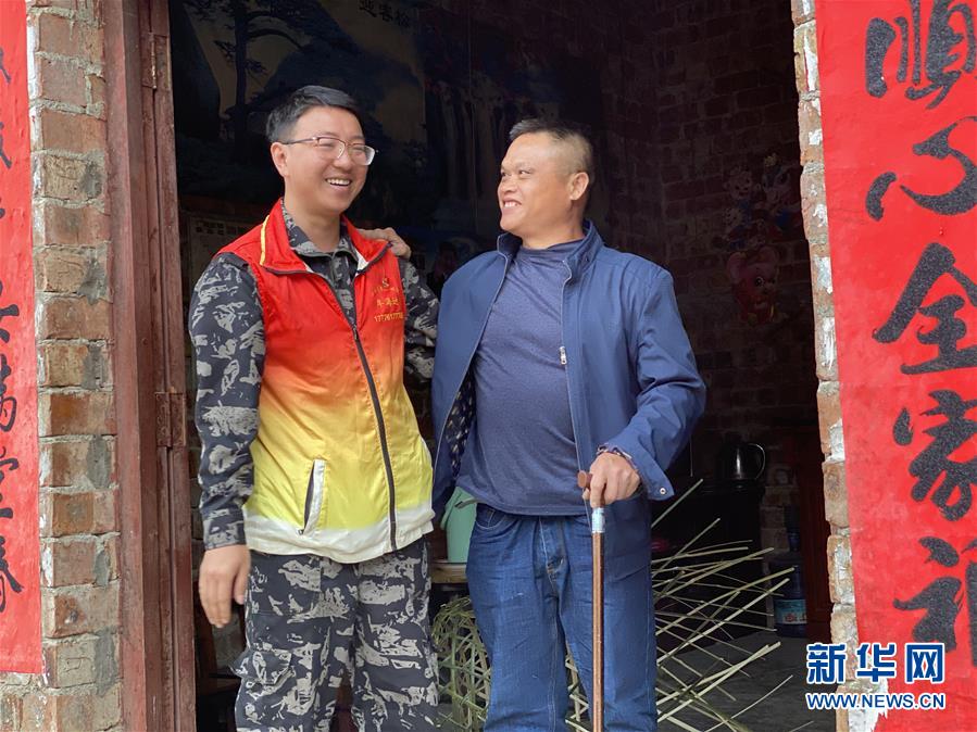 （在習(xí)近平新時(shí)代中國(guó)特色社會(huì)主義思想指引下——新時(shí)代新作為新篇章·習(xí)近平總書(shū)記關(guān)切事·圖文互動(dòng)）（4）青春做伴，西部放歌——走近扎根西部建設(shè)邊疆的大學(xué)生們