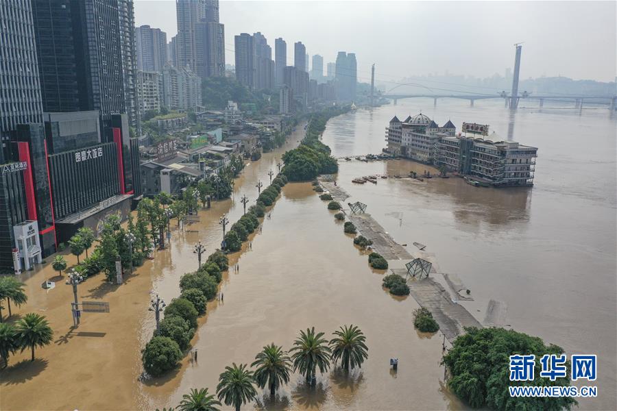 （防汛抗洪·圖文互動）（10）救援，在被洪水漫過的街巷之間——直擊重慶長江、嘉陵江抗洪一線