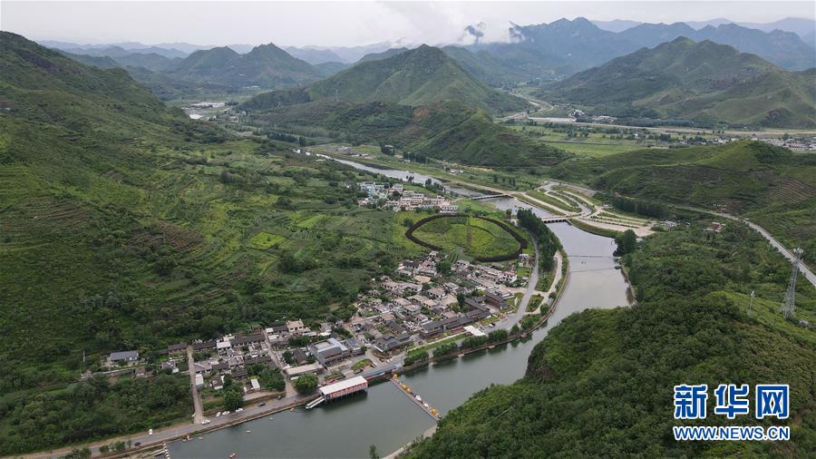 （新華全媒頭條·走向我們的小康生活·圖文互動）（5）長城腳下，小康村串成“珍珠鏈”