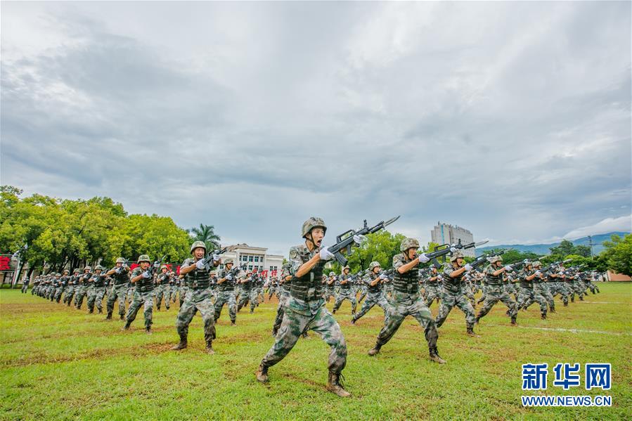 （在習(xí)近平強(qiáng)軍思想指引下·我們在戰(zhàn)位報(bào)告·圖文互動(dòng)）（2）千里移防，鐵心跟黨走——南部戰(zhàn)區(qū)陸軍第75集團(tuán)軍某紅軍旅政治建軍、練兵備戰(zhàn)記事