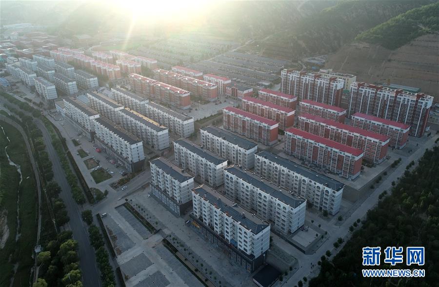 （習(xí)近平的小康故事·圖文互動）（1）“我很期盼的一件事，就是讓鄉(xiāng)親們飽餐一頓肉”——習(xí)近平和脫貧攻堅(jiān)的故事