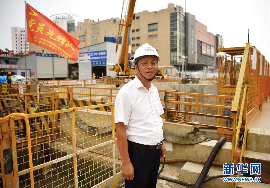 （習(xí)近平的民生關(guān)切事·圖文互動(dòng)）（1）揮灑汗水，鑄就人生輝煌——習(xí)近平總書(shū)記牽掛的民生事之“勞有所得”篇