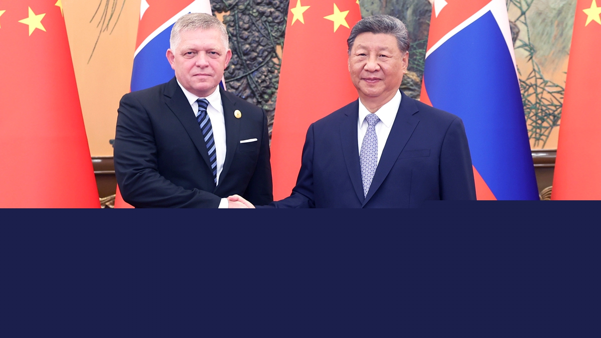 習近平會見斯洛伐克總理菲佐