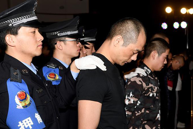 陜西省西安市新城區(qū)人民法院依法對(duì)韓某某等8人非法高利放貸、暴力討債涉黑一案公開宣判