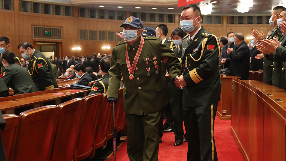 志愿軍老戰(zhàn)士、老同志入場